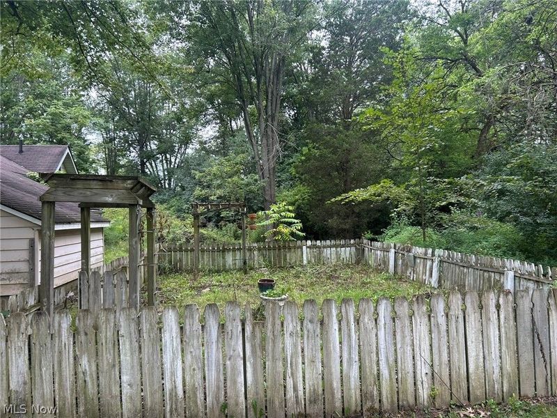 11038 White Avenue, Elyria, OH 44035 Photo 5