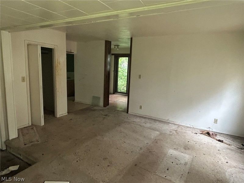 11038 White Avenue, Elyria, OH 44035 Photo 6