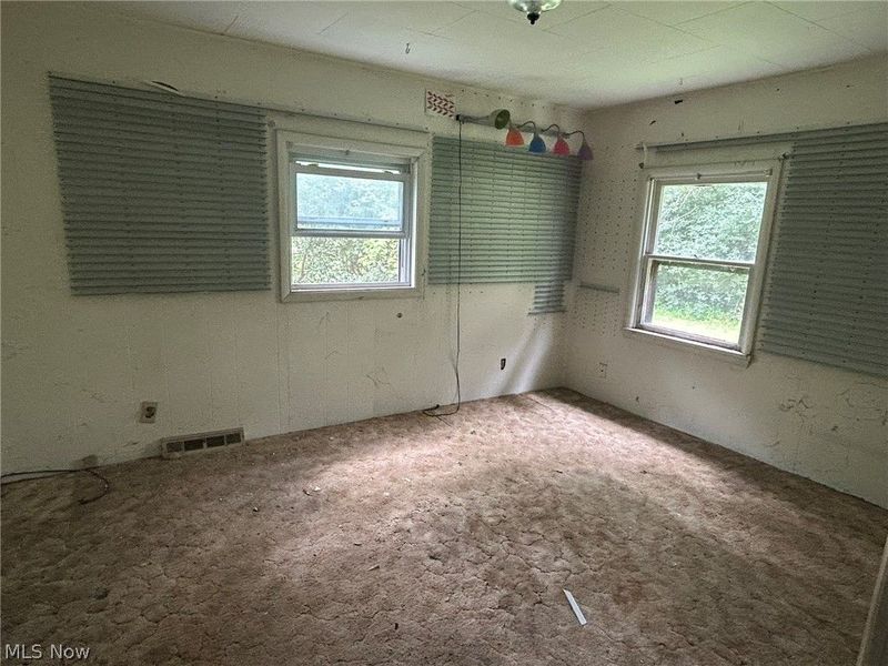 11038 White Avenue, Elyria, OH 44035 Photo 9
