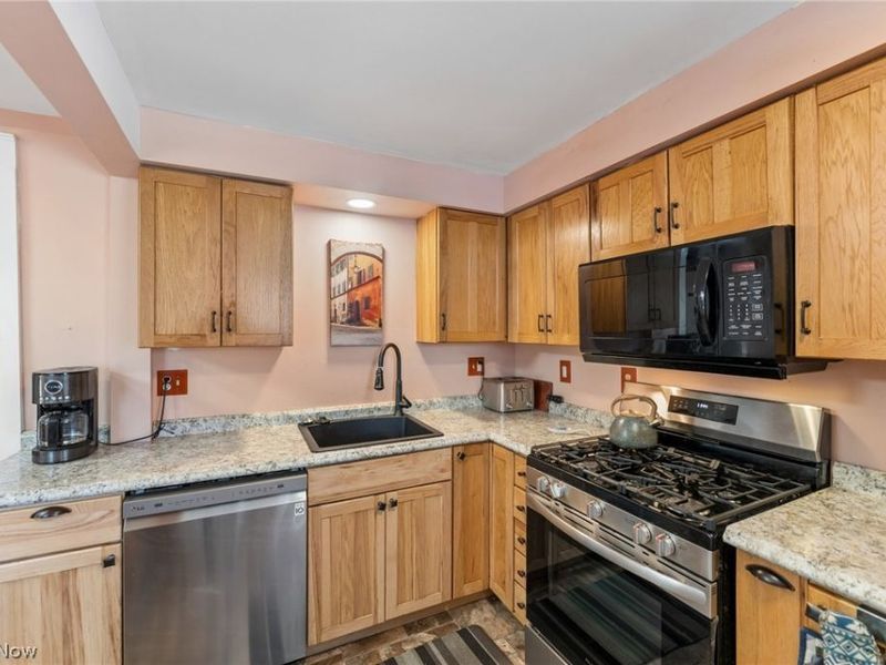 333 High Street, Berea, OH 44017 Photo 16