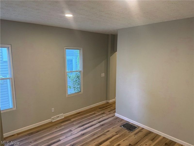 858 Forrest Drive, Akron, OH 44306 Photo 13