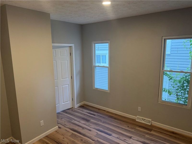 858 Forrest Drive, Akron, OH 44306 Photo 14