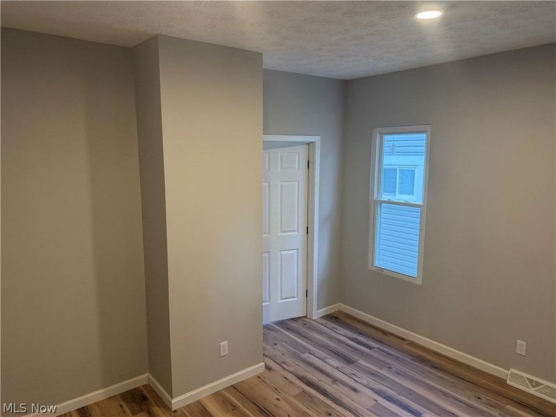 858 Forrest Drive, Akron, OH 44306 Photo 32