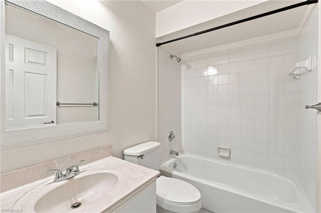 181 Grand Oaks Way, Unit 202, Naples, FL 34110 Photo