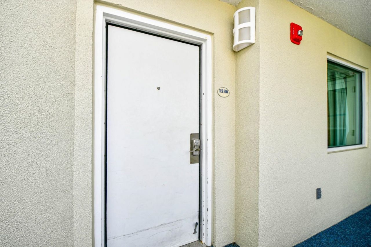 2504 N Ocean Blvd. Photo 4
