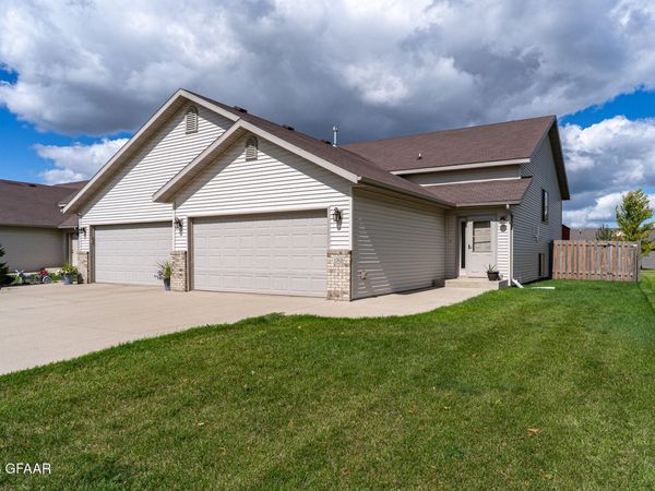 1768 38TH Avenue S, Grand Forks, ND 58201
