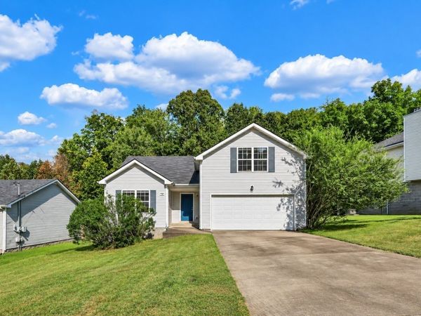 2956 Core Dr , Clarksville, TN 37040