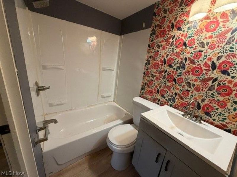 909 Harriet Street, Lorain, OH 44055 Photo 6