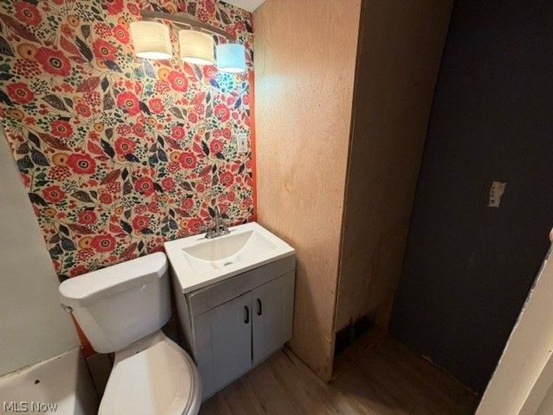 909 Harriet Street, Lorain, OH 44055 Photo 7