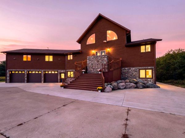 897 207th Street , Dresser, WI 54009