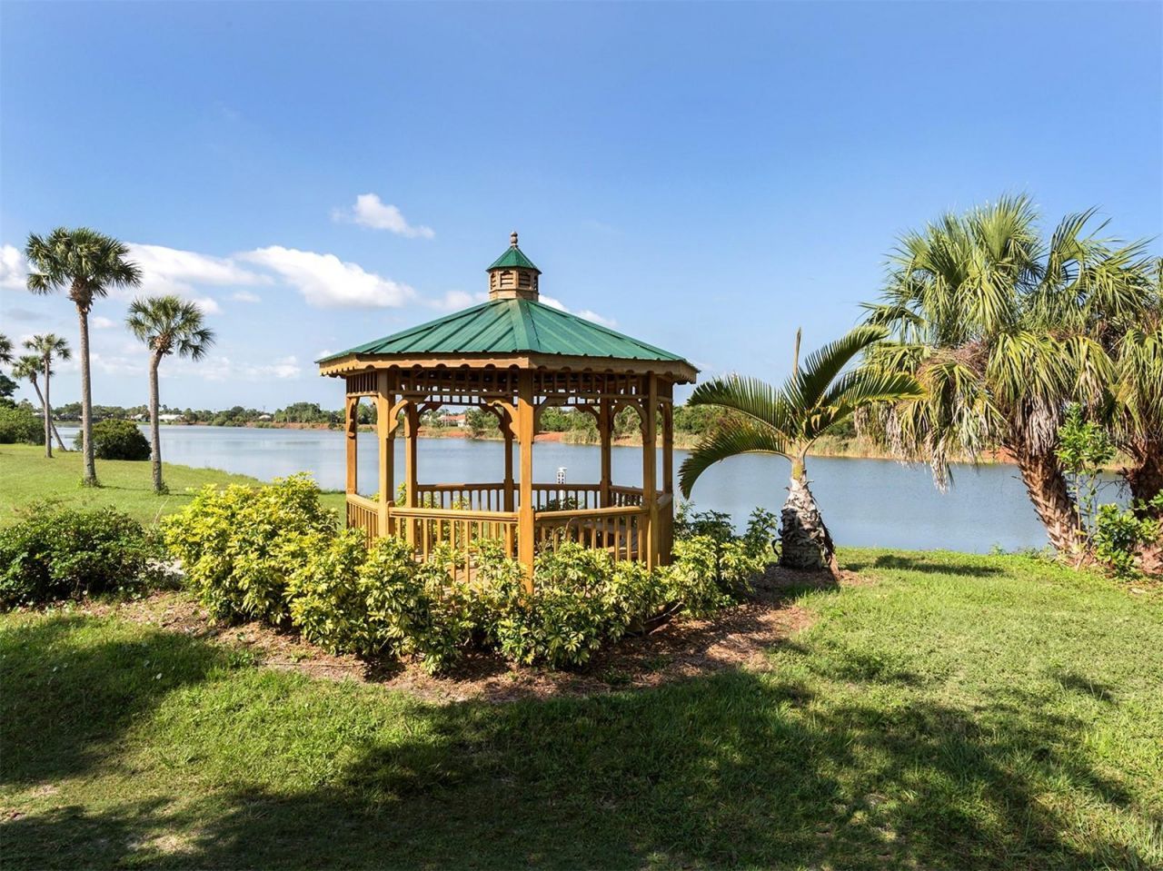 107 Woodbridge Drive, Unit 202, Venice, FL 34293 Photo