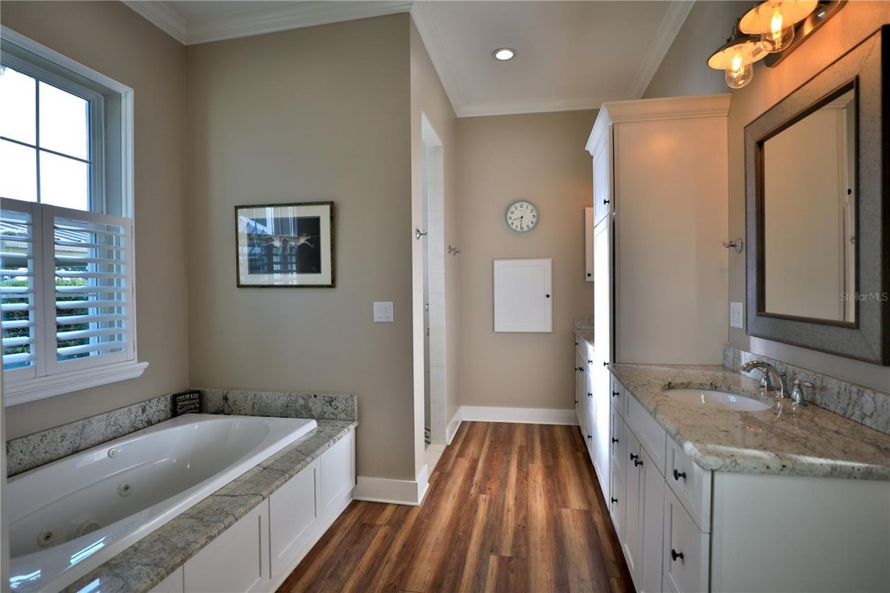 11811 SE Sunset Harbor Road, Weirsdale, FL 32195 Photo