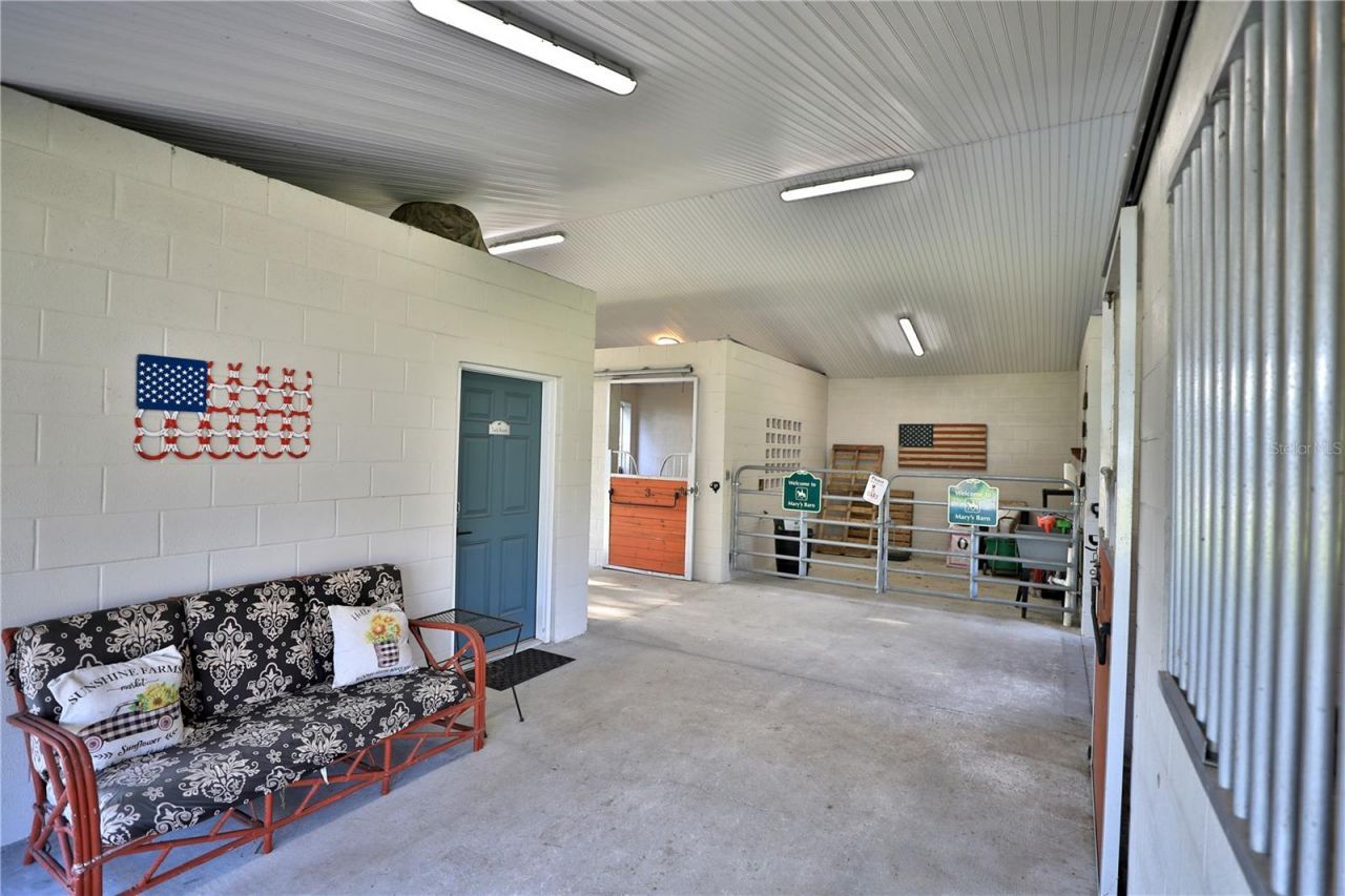 11811 SE Sunset Harbor Road, Weirsdale, FL 32195 Photo