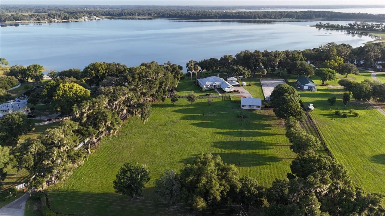 11811 SE Sunset Harbor Road, Weirsdale, FL 32195 Photo