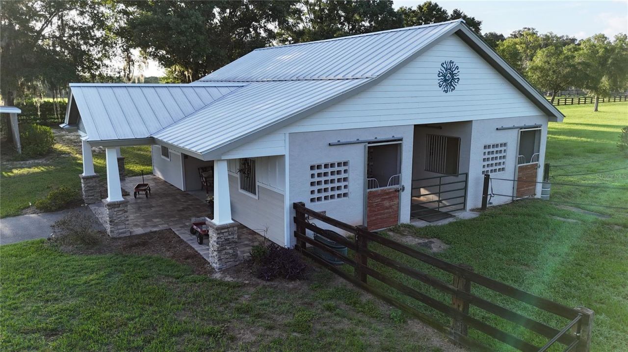 11811 SE Sunset Harbor Road, Weirsdale, FL 32195 Photo