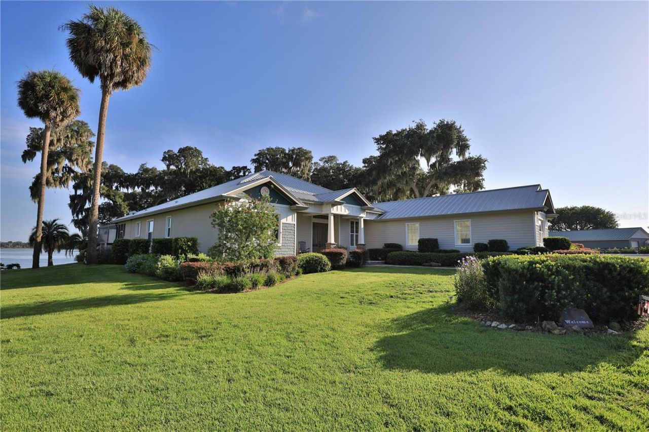 11811 SE Sunset Harbor Road, Weirsdale, FL 32195 Photo