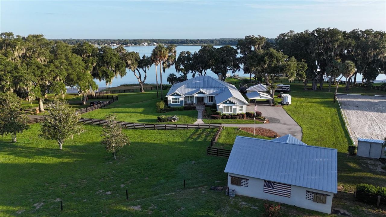 11811 SE Sunset Harbor Road, Weirsdale, FL 32195 Photo