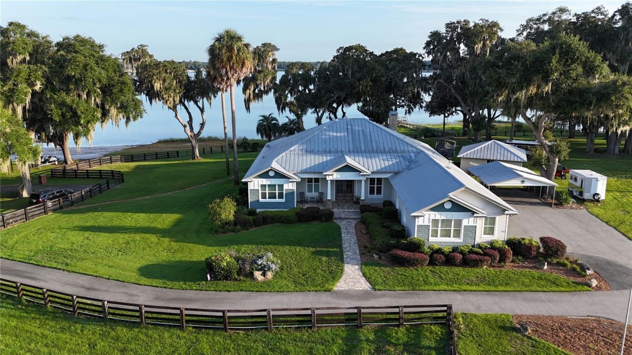 11811 SE Sunset Harbor Road, Weirsdale, FL 32195 Photo