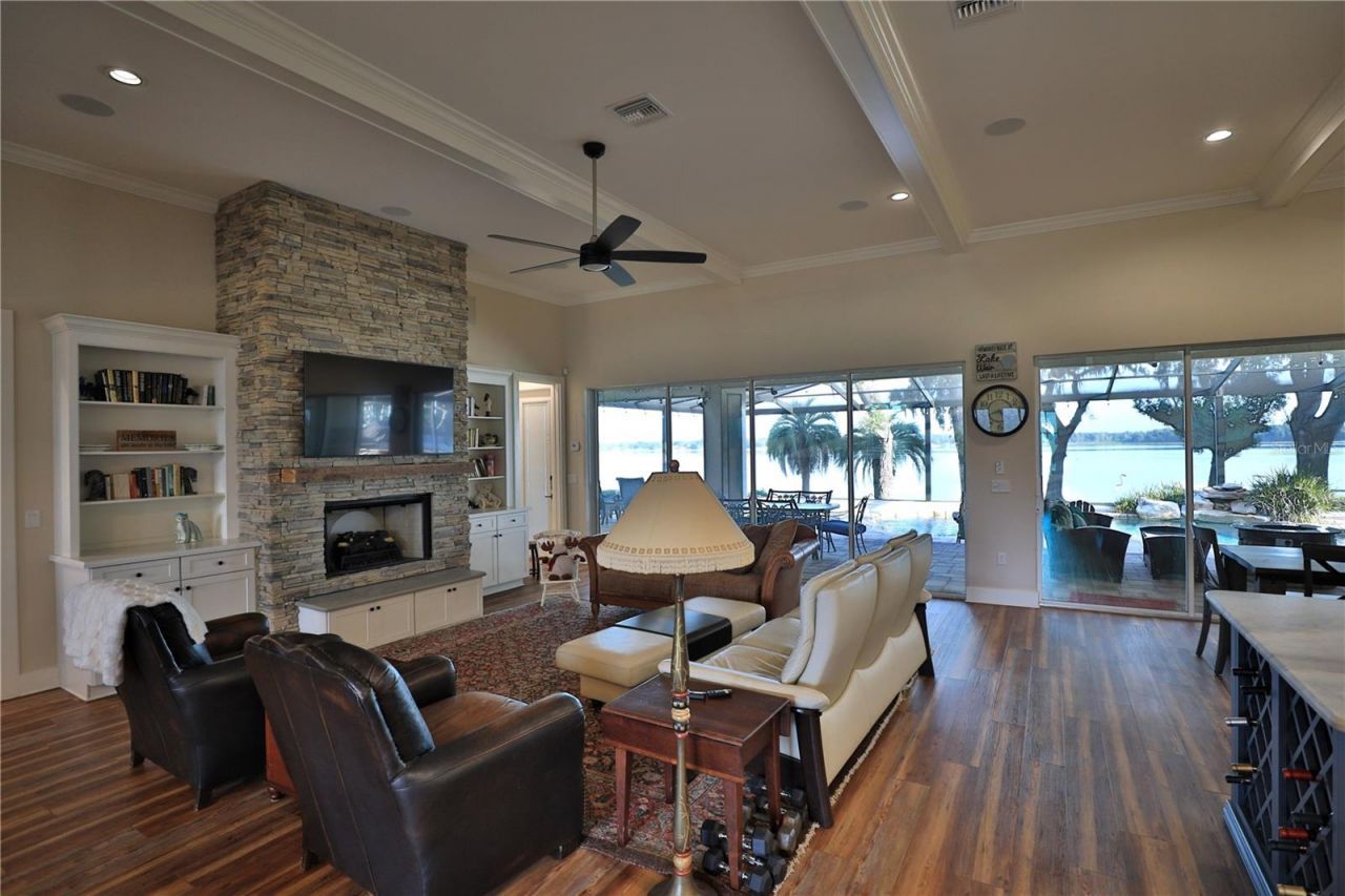 11811 SE Sunset Harbor Road, Weirsdale, FL 32195 Photo