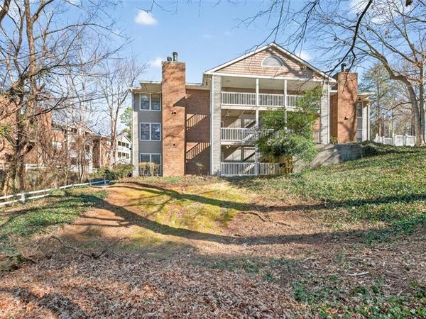 201 Barrington Hills Drive, Atlanta, GA 30350
