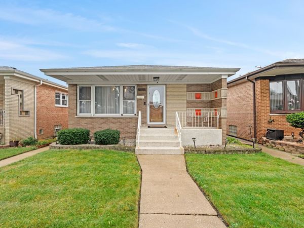 9528 S Manistee Avenue , Chicago, IL 60617