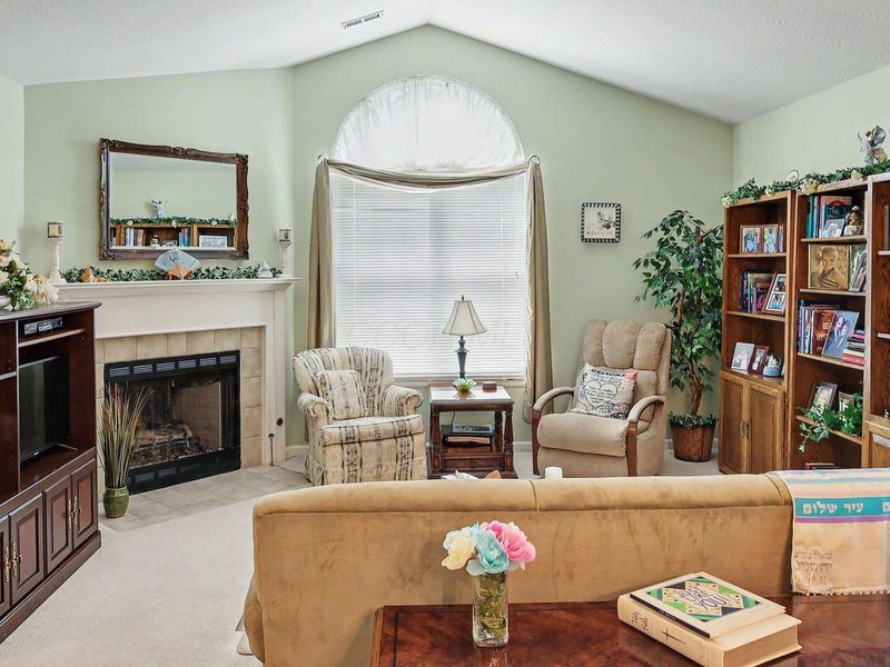 465 Chardonnay Lane, Lewis Center, OH 43035 Photo 12