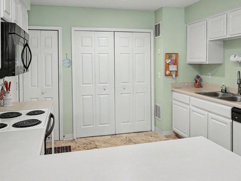465 Chardonnay Lane, Lewis Center, OH 43035 Photo 18