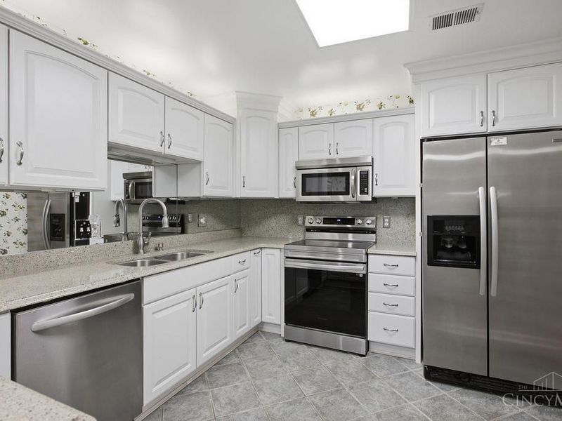 3533 Amberacres Drive, Unit 308E, Cincinnati, OH 45237 Photo 16