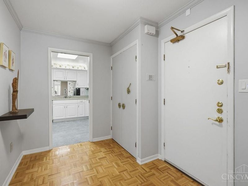 3533 Amberacres Drive, Unit 308E, Cincinnati, OH 45237 Photo 4
