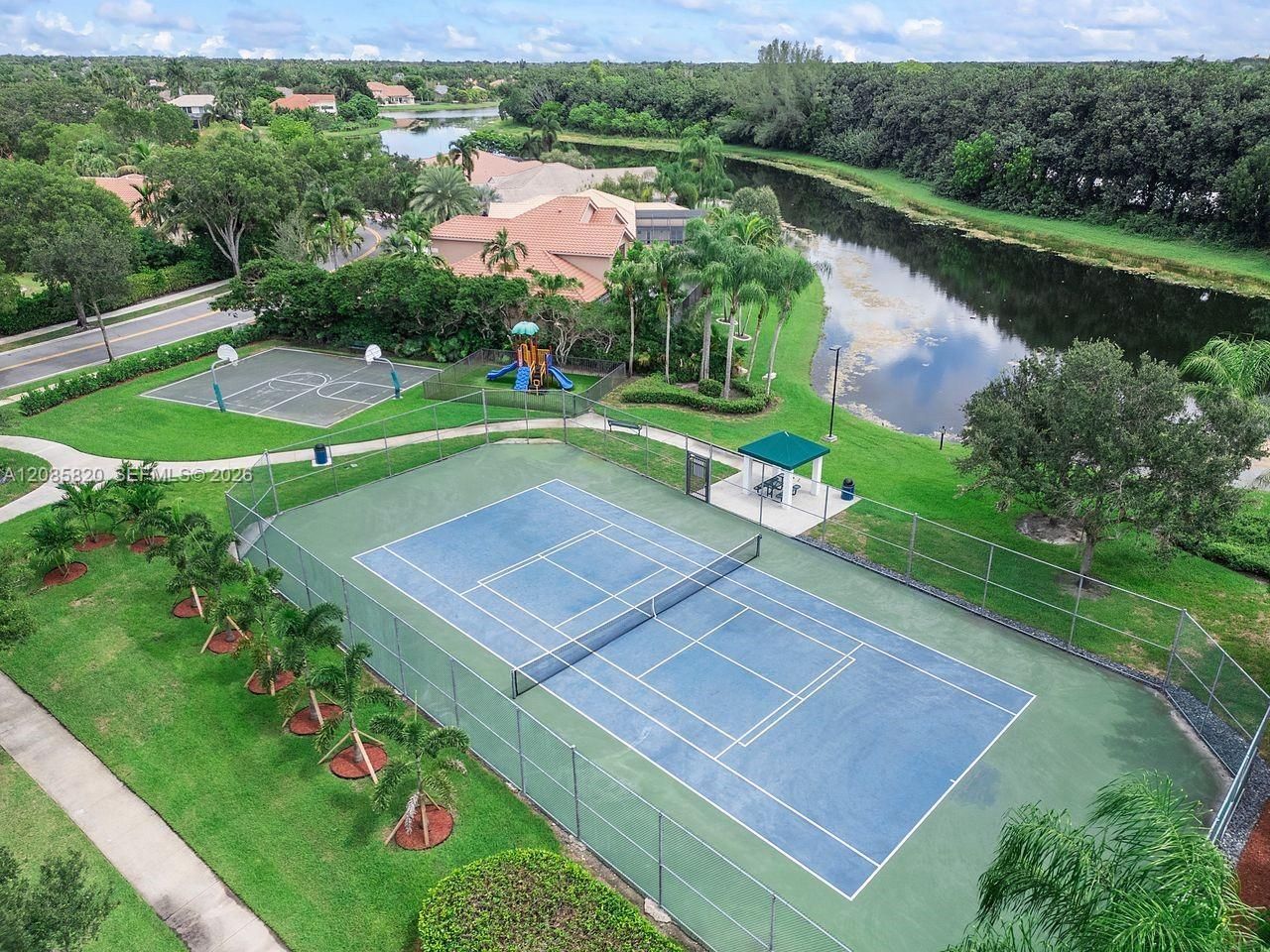 900 Spoonbill Cir, Weston, FL 33326 Photo