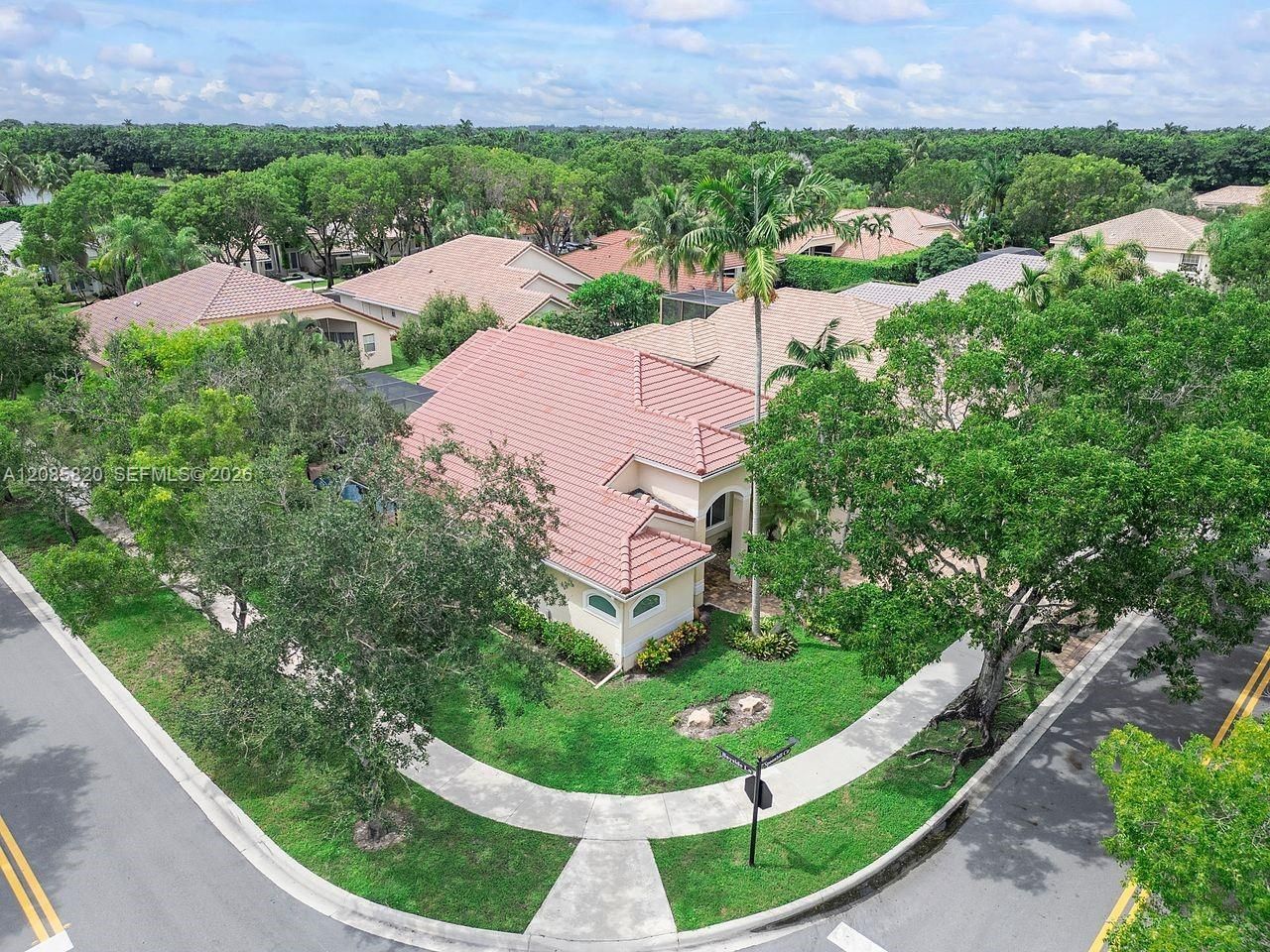 900 Spoonbill Cir, Weston, FL 33326 Photo