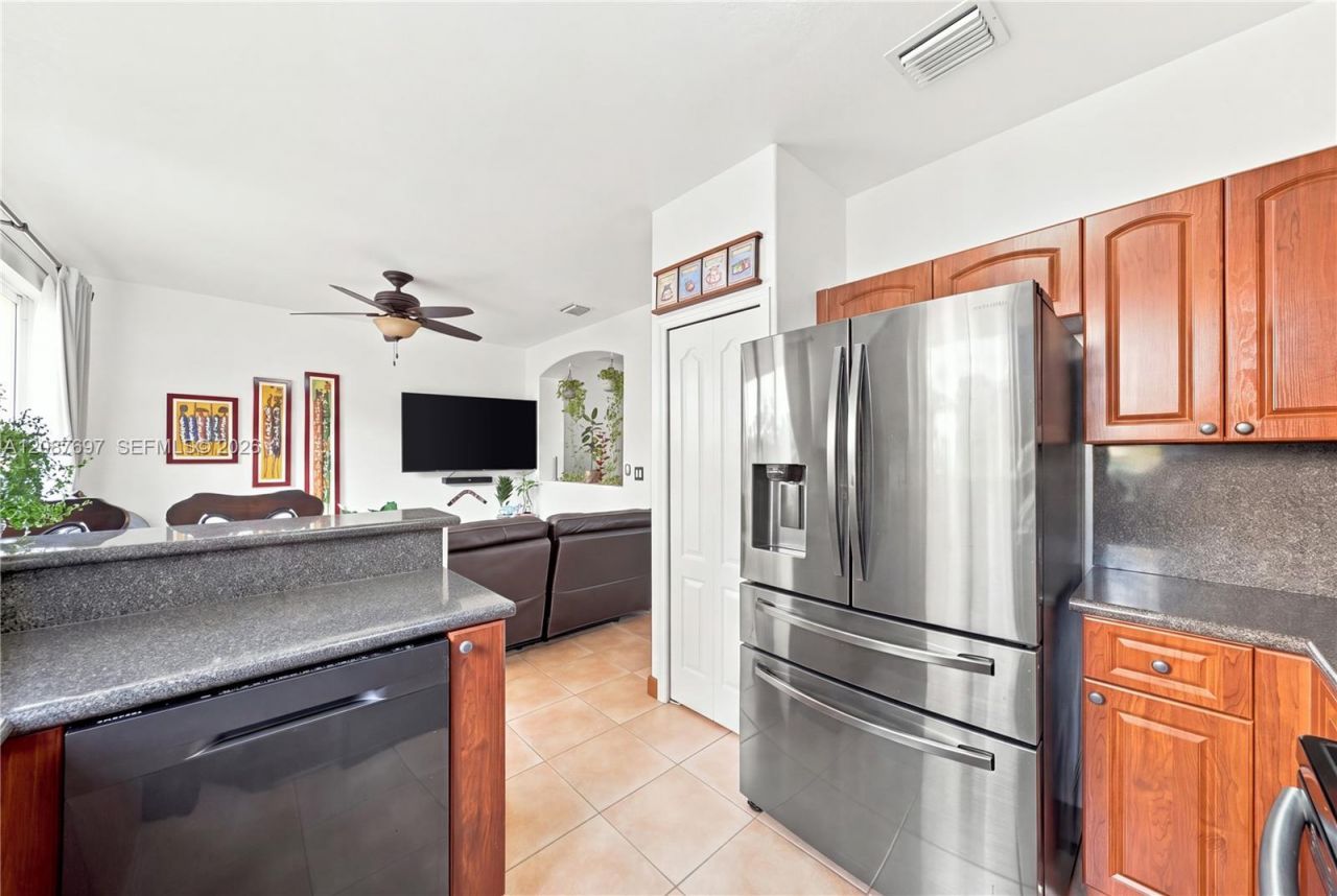 889 SW 151st Pl, Miami, FL 33194 Photo