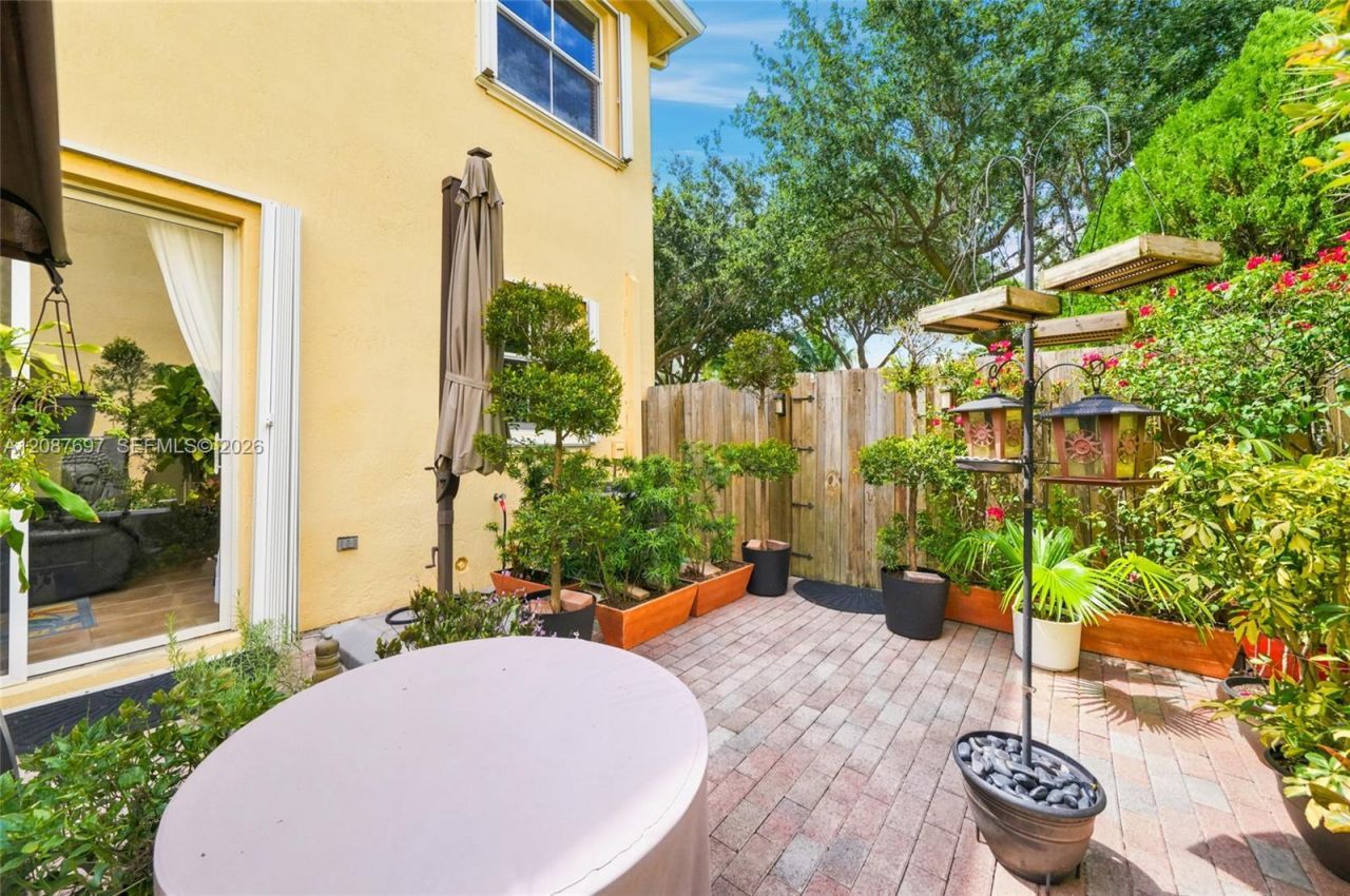 889 SW 151st Pl, Miami, FL 33194 Photo