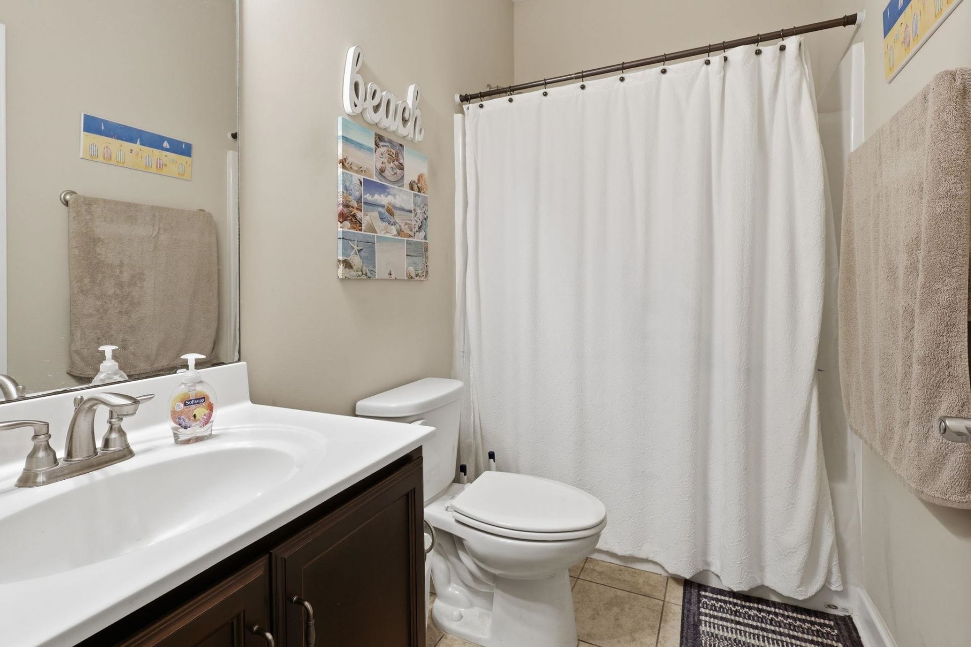 2716 Desert Rose St. Photo 24