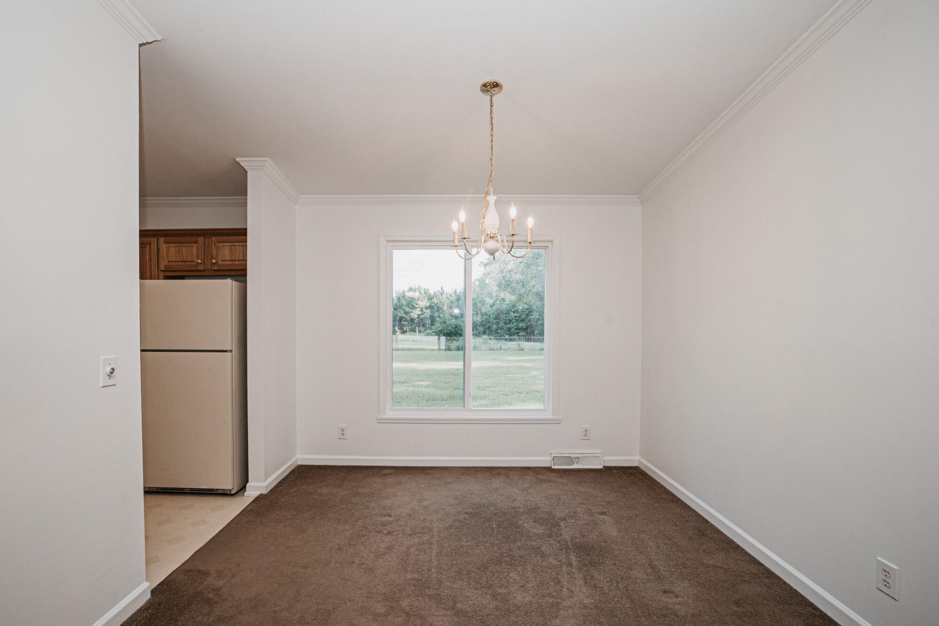 5823 Drayton Street Photo 9