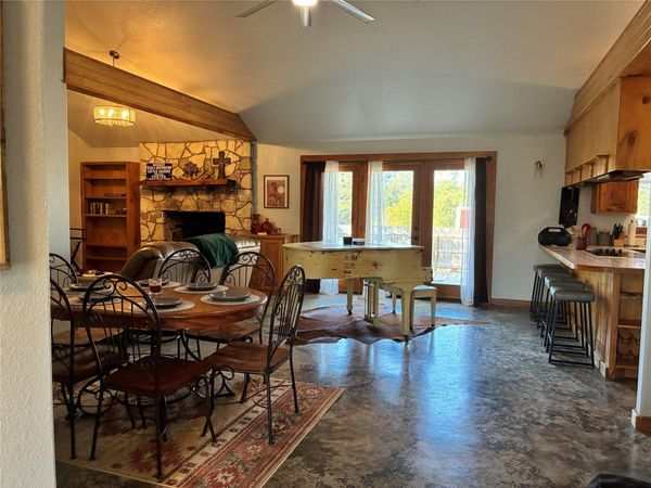 101 River Park DR, Martindale, TX 78655