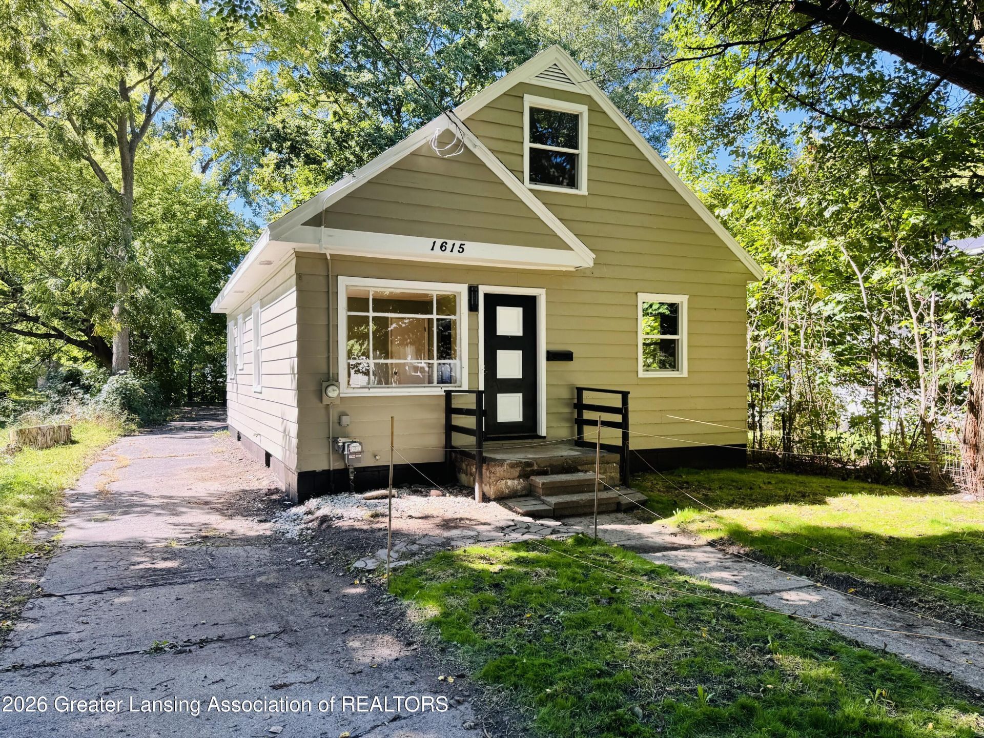 1615 Roseneath Avenue, Lansing, MI 48915 Main Photo