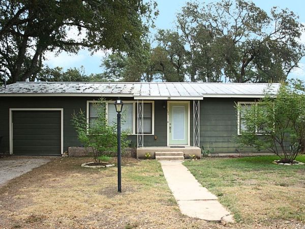 182 Woodland Ave, New Braunfels, TX 78130
