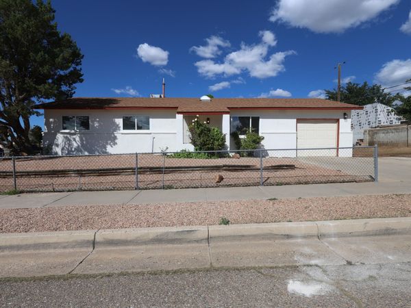 700 Tomasita Street NE, Albuquerque, NM 87123