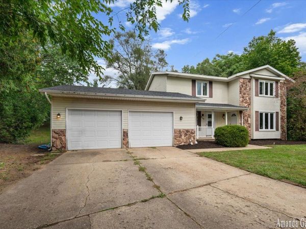901/3 Mccarty Street NW, Grand Rapids, MI 49544