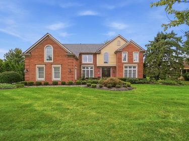 6177 Heritage Lakes Drive , Hilliard, OH 43026