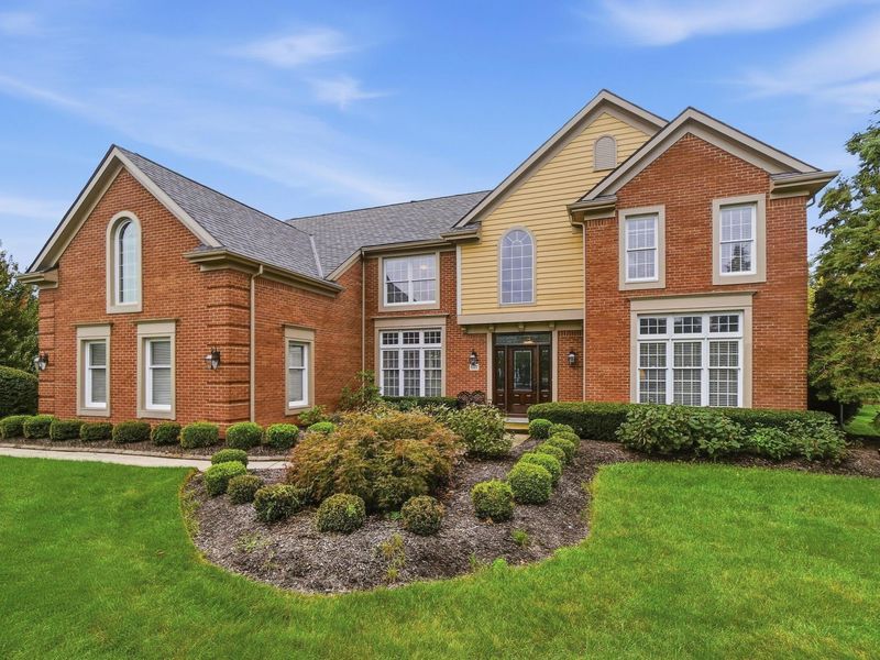 6177 Heritage Lakes Drive , Hilliard, OH 43026 Photo 2