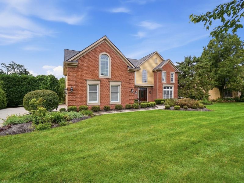 6177 Heritage Lakes Drive , Hilliard, OH 43026 Photo 3