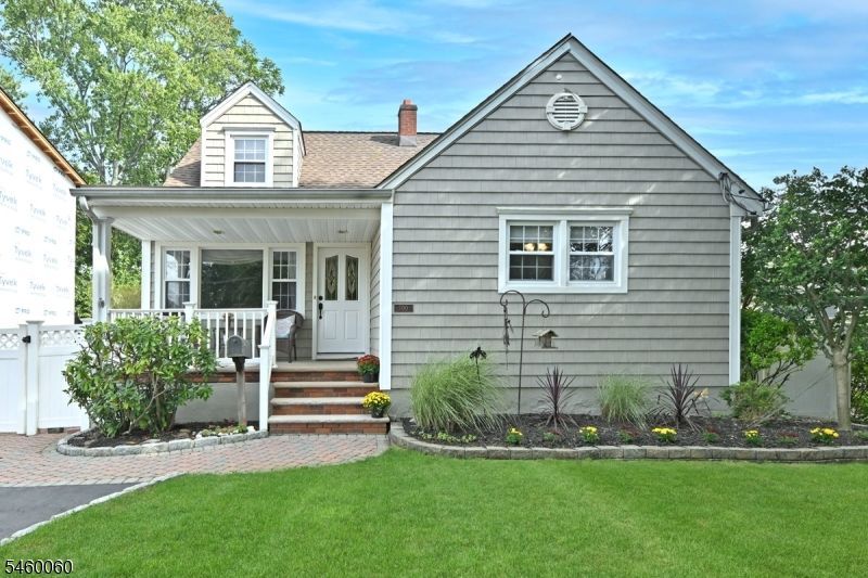 700 Evans St, Paramus, NJ 07652 Main Photo