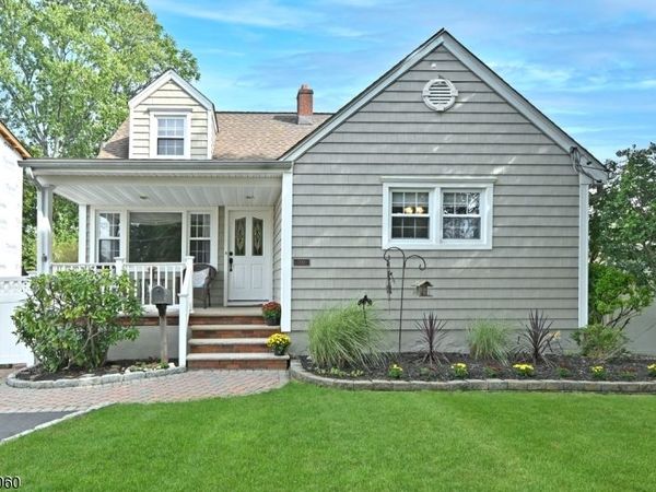 700 Evans St, Paramus, NJ 07652