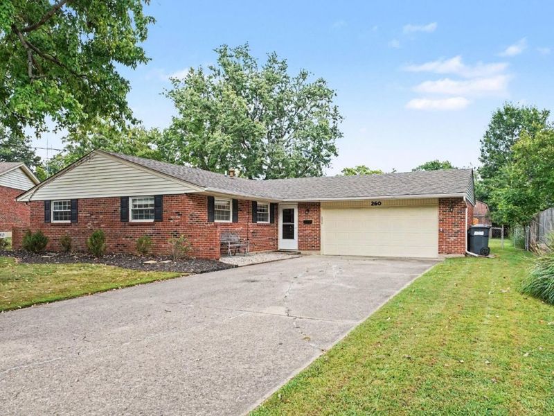 260 Sinclair Court, Loveland, OH 45140 Photo 3