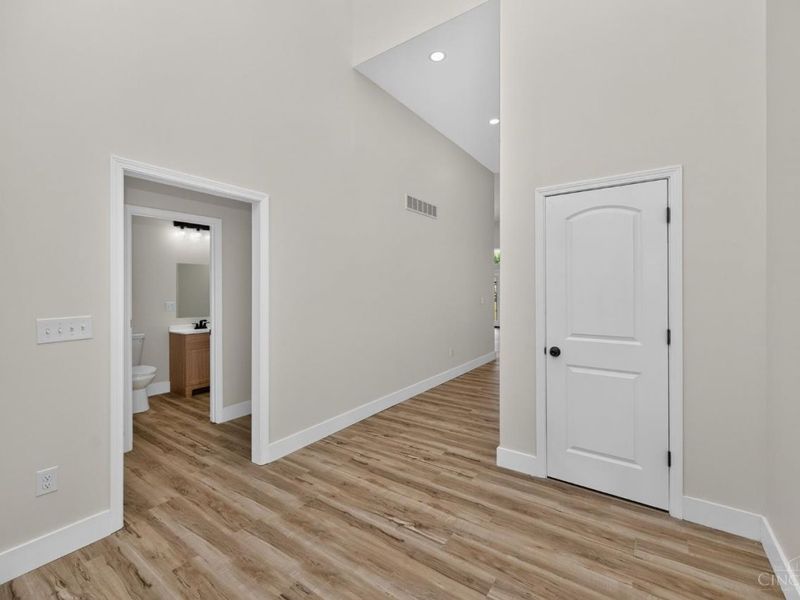 8391 Dimmick Road, West Chester, OH 45241 Photo 2