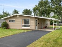 323 Kingswood Drive, North Aurora, IL 60542 primary photo
