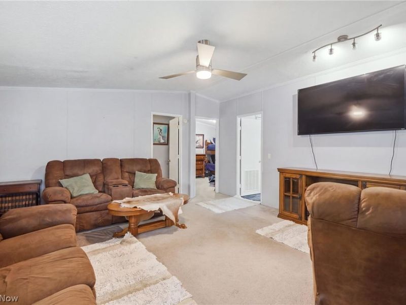 1359 Sharon Avenue, Zanesville, OH 43701 Photo 3