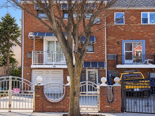 1792 Lacombe Avenue , Bronx, NY 10473